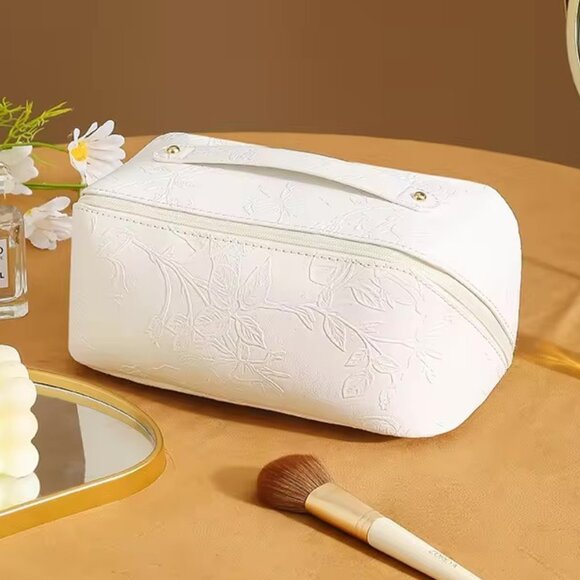 NEW Flower Pattern Leather Cosmetic Bag - Picture 1 of 2